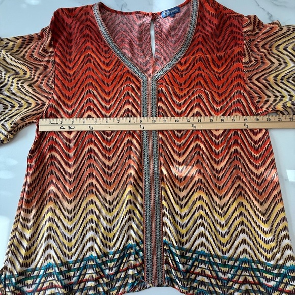 Democracy Women's Multicolor Zigzag Top size Large - Picture 2 of 5
